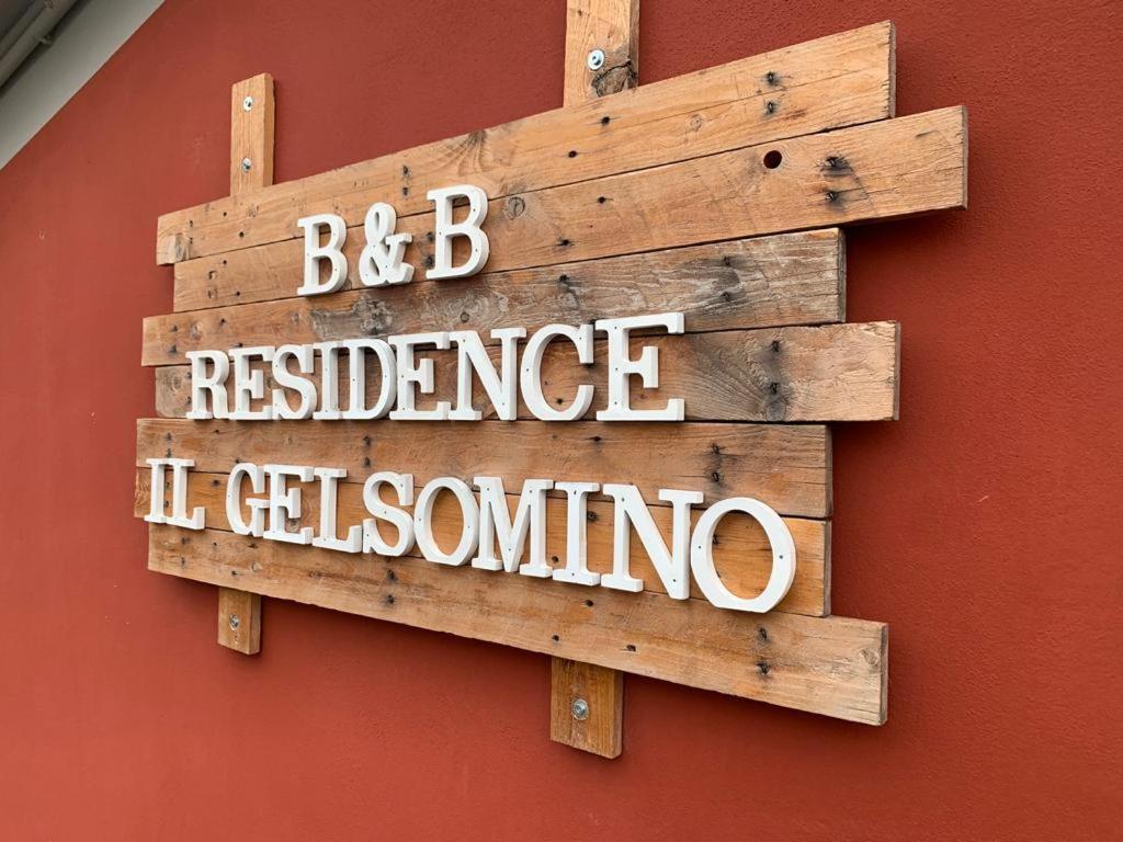 Il Gelsomino Aparthotel Cantù Buitenkant foto